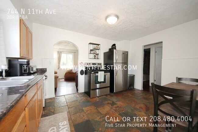 Photo - 744 N 11th Ave