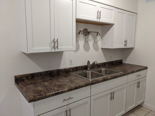 Photo - 502 W Market St Unidad 204