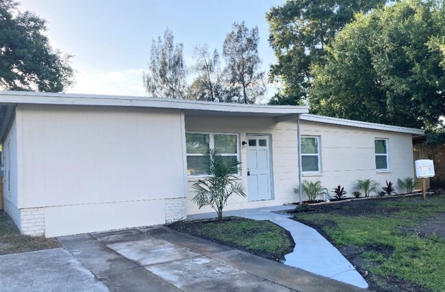 Building Photo - 4925 S 83rd St