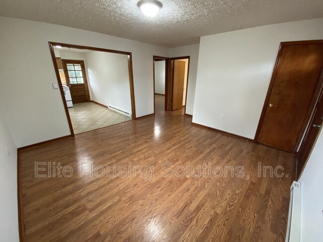 Photo - 120 W Marshall St Unit Apt 2