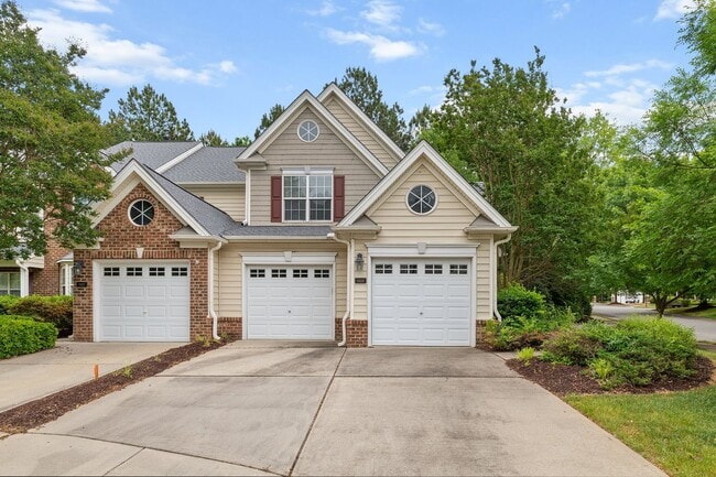 Building Photo - ** Spacious Townhome in Great Brier Creek Location**