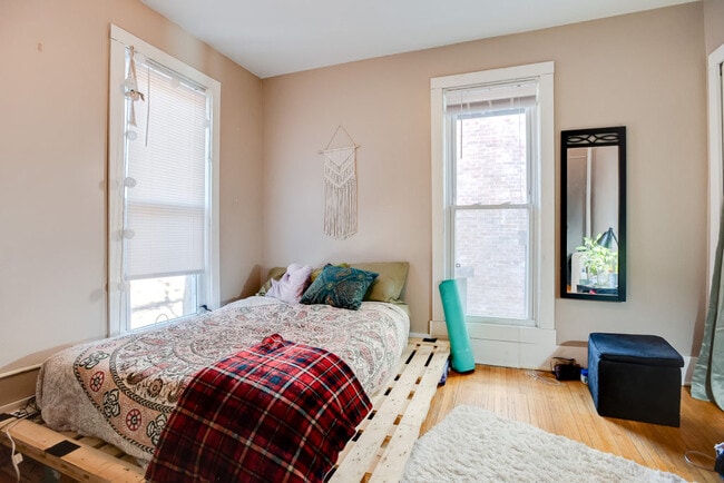 Photo - 425 12th Ave SE