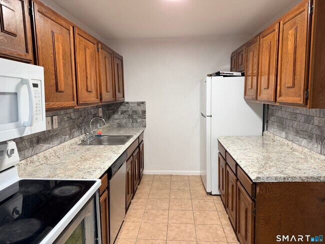 Photo - 140 Kane St Unit C1