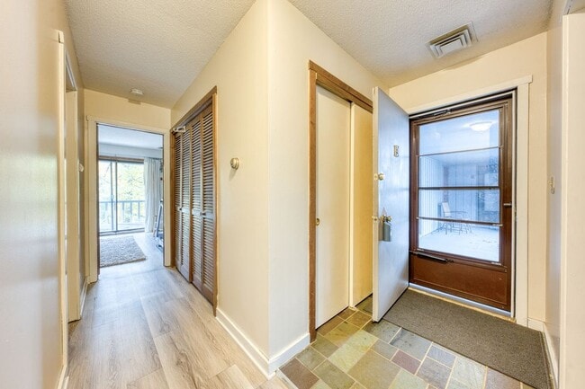 Photo - 10 Deepwood Dr