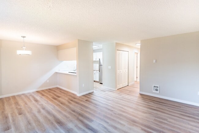 Riverside Park Apartments