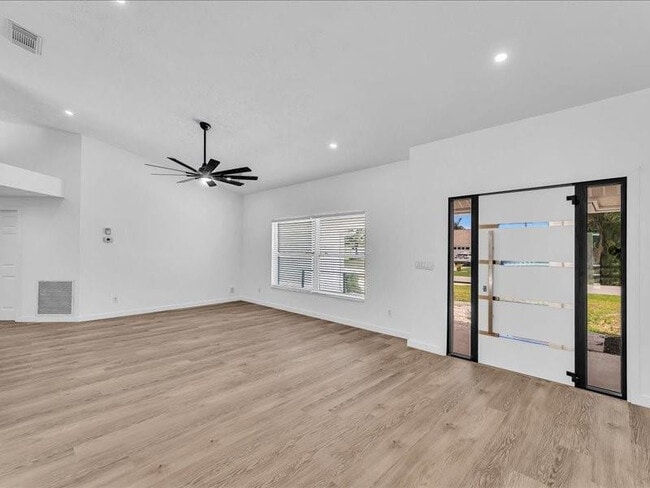 Photo - 2928 SE Bella Rd