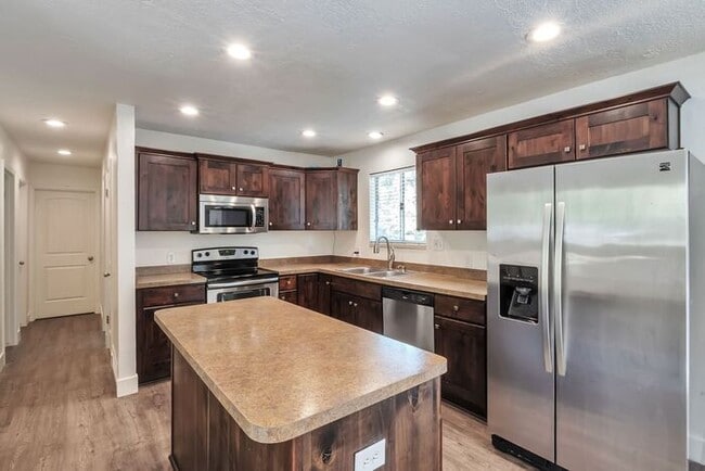Photo - Remodeled 6 beds, 2 car garage!!