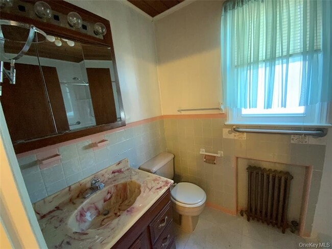 Photo - 1086 Tulip Ave