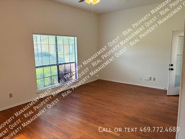 Photo - 2402 Sunflower Dr