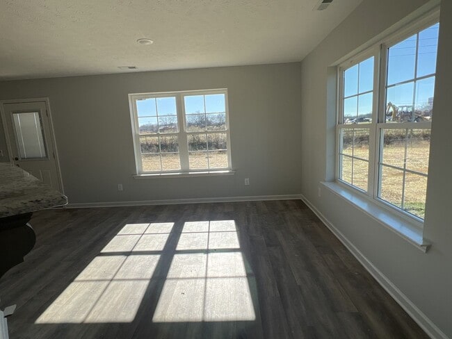 Photo - BEAUTIFUL 3 BEDROOM 2 BATHROOM HOME IN SCE...