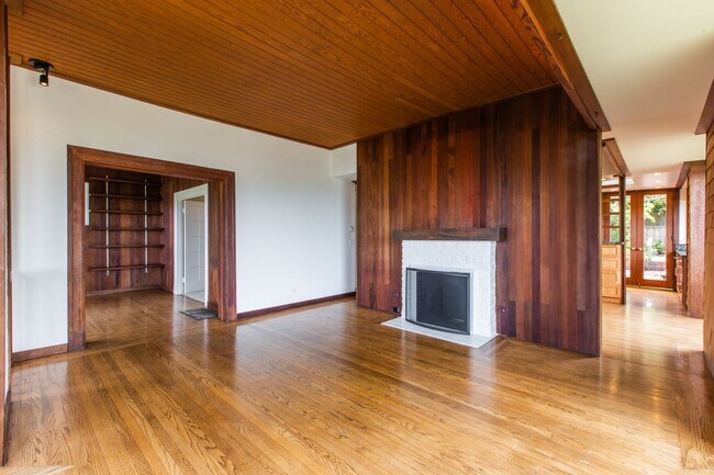 Photo - Mid Century Beauty in the Heart of the Ban...