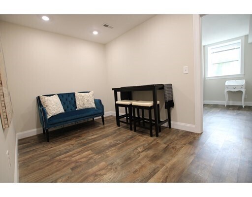Photo - 59 Strathmore Rd
