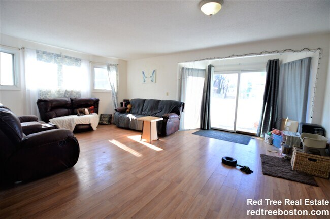 Building Photo - 11 Etna St