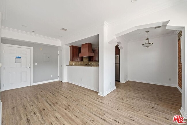 Building Photo - 1236 Flores St Unit 206