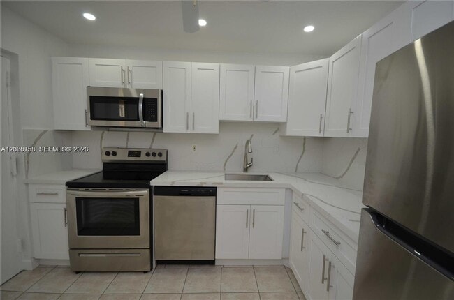 Building Photo - 7440 Miami Lakes Dr Unit F101