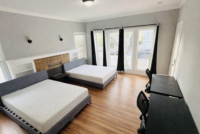 Building Photo - 2366 Virginia St