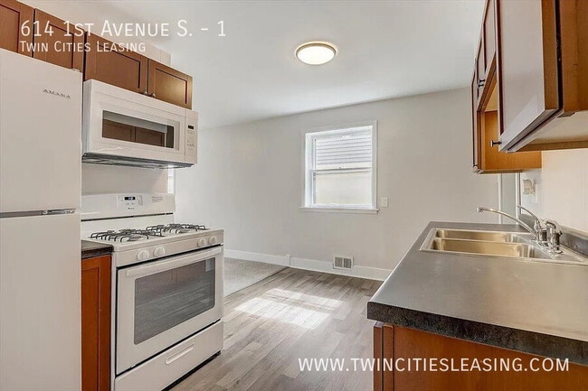 614 1st Ave S Unit 1