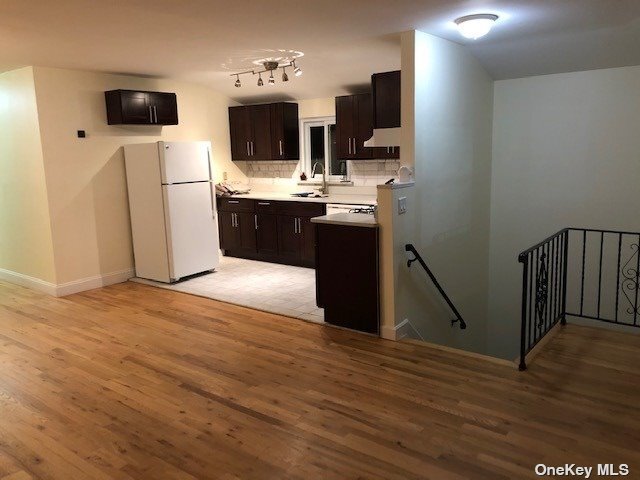 Photo - 206-34 45th Rd