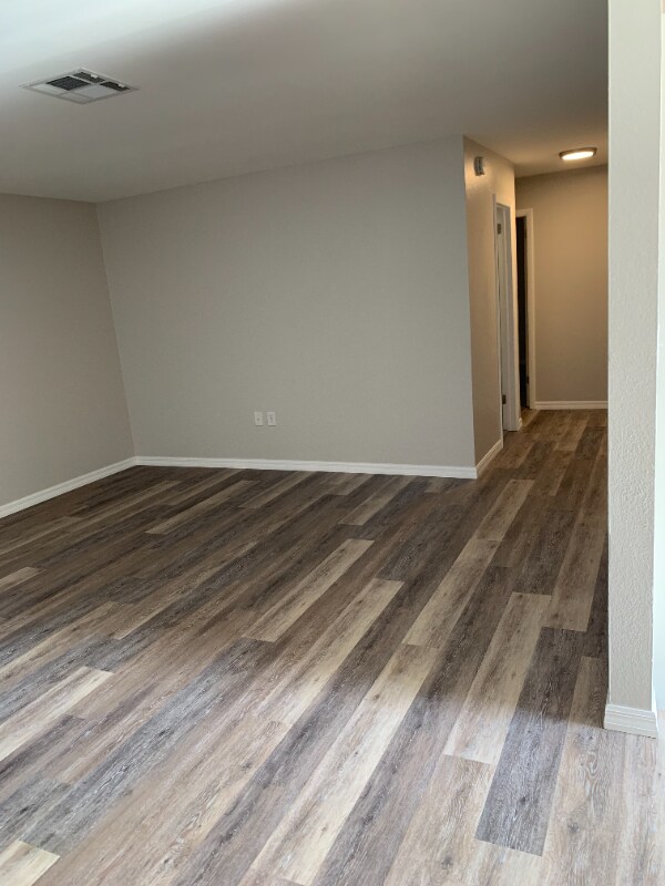 Photo - 1937 Collier Ave