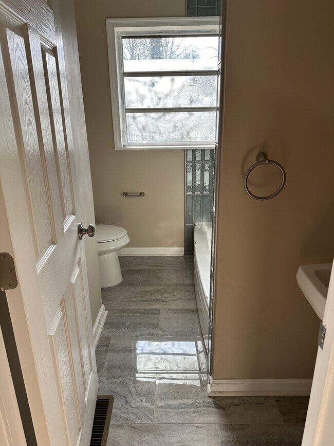 Photo - 741 Barron Dr Unit B