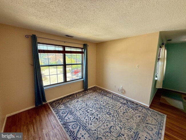 Photo - 30 Hopkinson Ct Unit 164