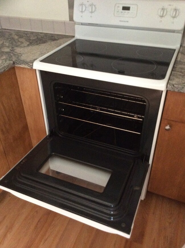 Photo - 175 Elliot St Unidad 175E - 3