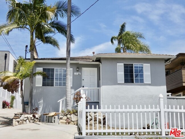 Photo - 1913 Marshallfield Ln