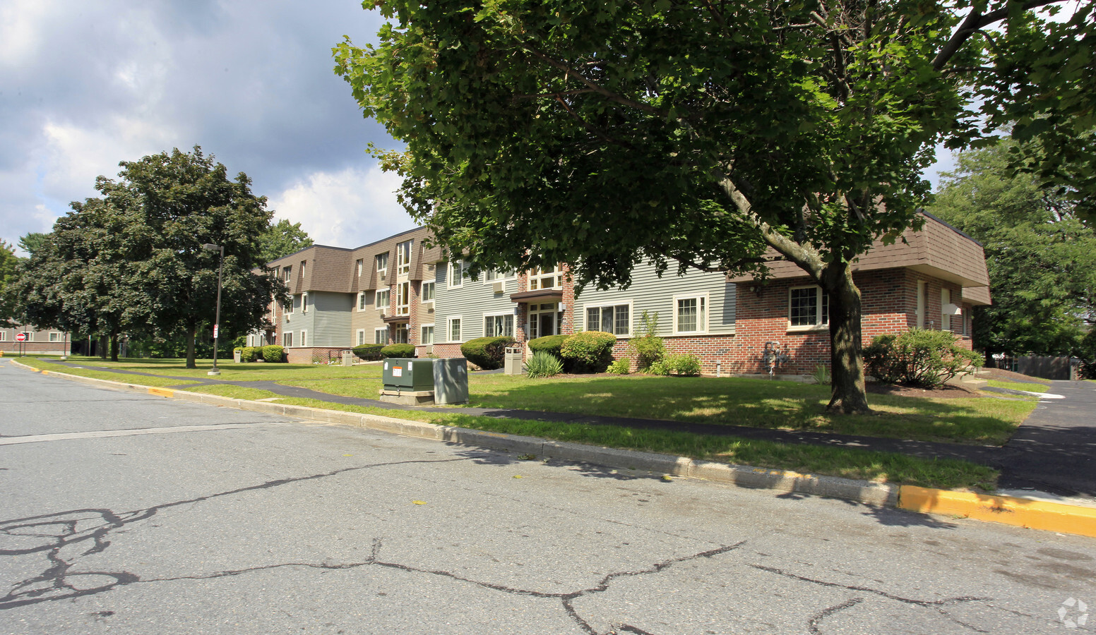Silver Leaf Terrace - Silver Leaf Terrace Apartments