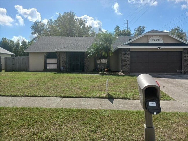 Building Photo - 7706 Covedale Dr
