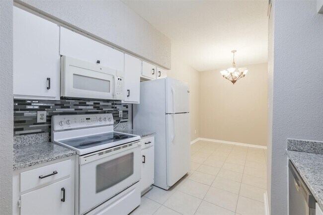 Building Photo - 8100 Cambridge St Unit 101