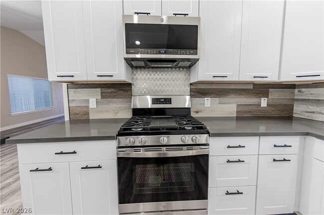 Photo - 517 Crony Ave