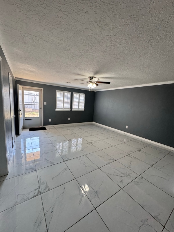 Building Photo - 7932 NW Crossland Cir Rental