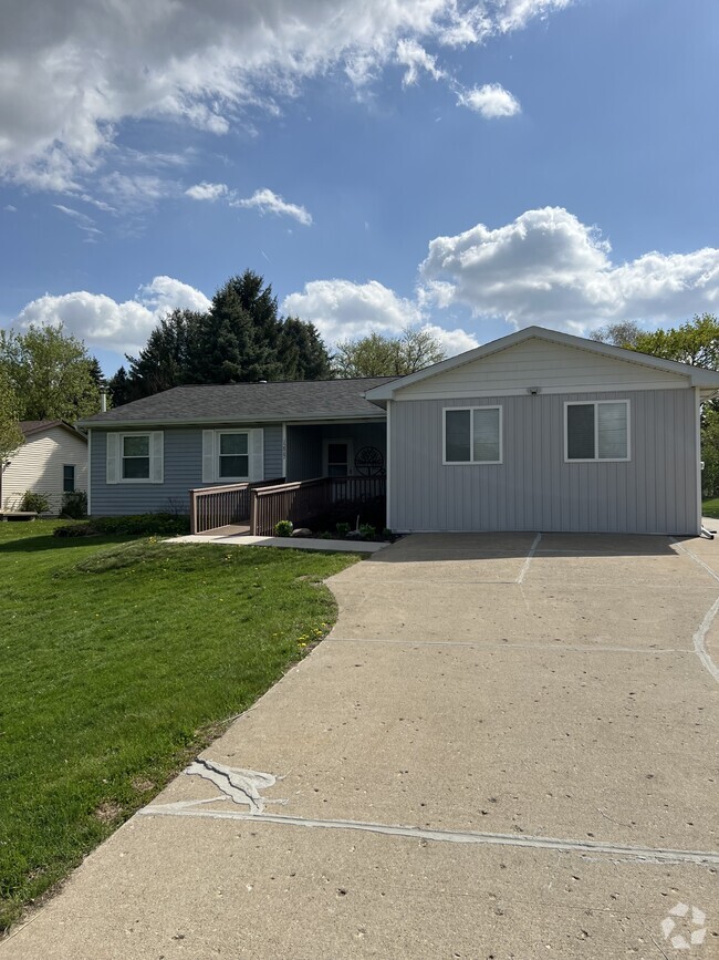 Building Photo - 15867 Wood Rd Rental