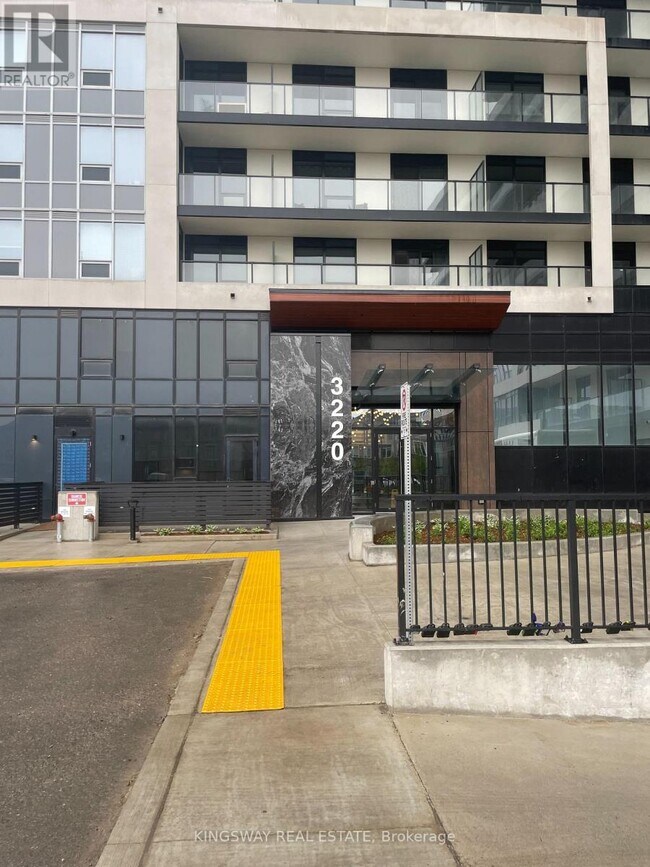 Photo - 3220 William Coltson Ave Unité 1002