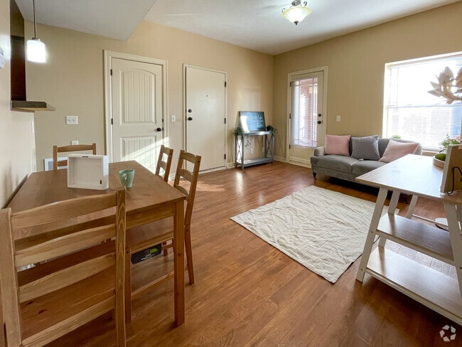 Building Photo - The Melrose Rental