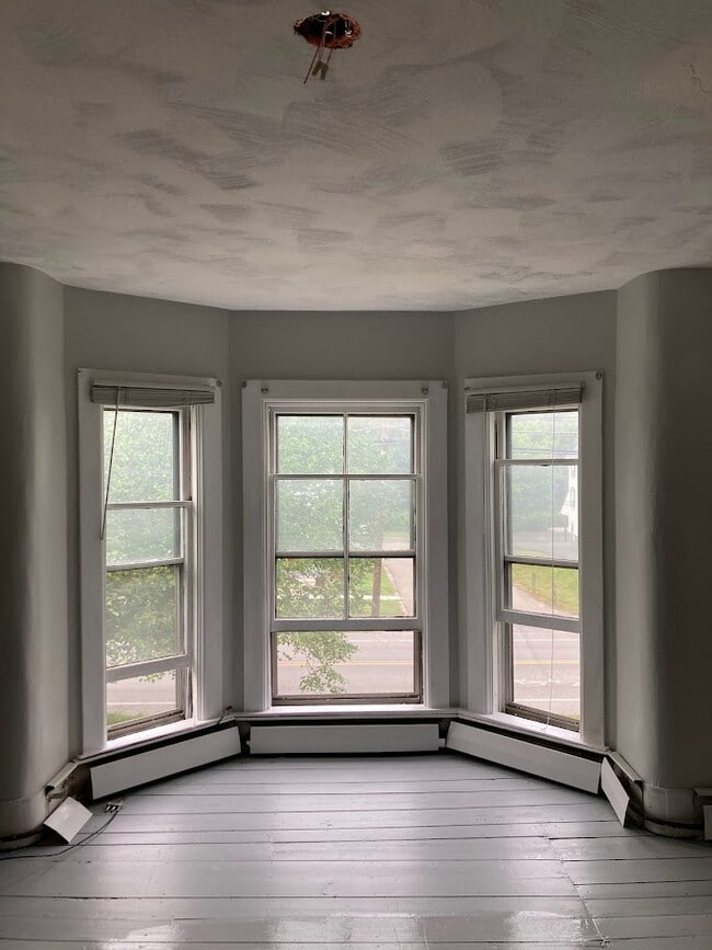 Bay window in liv rm - 19 Park Ave Unit #2