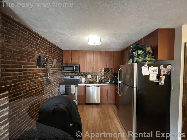 Building Photo - 267 Main St Unit #2A