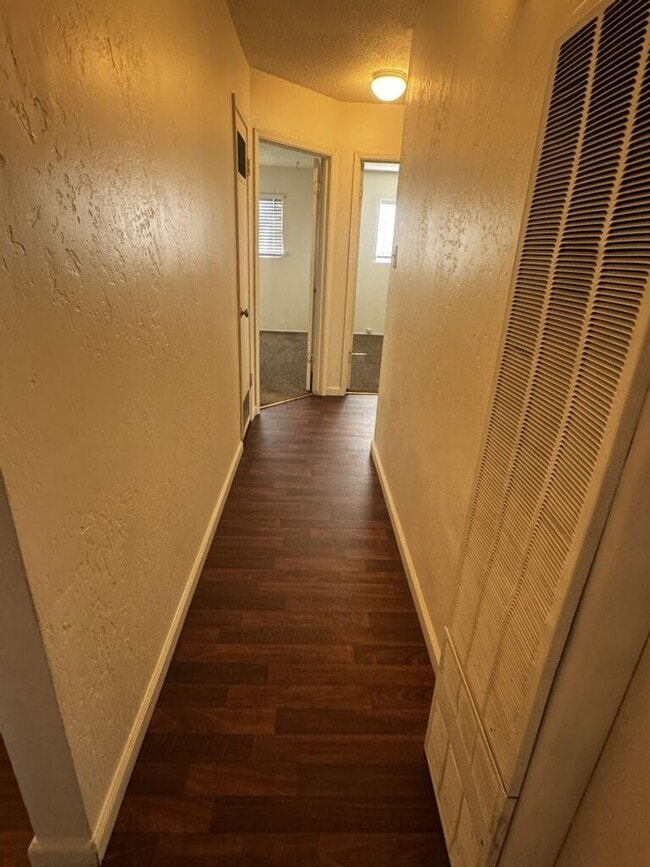 Photo - Oakdale-3 bedroom/1 bath Apartment Unidad #A