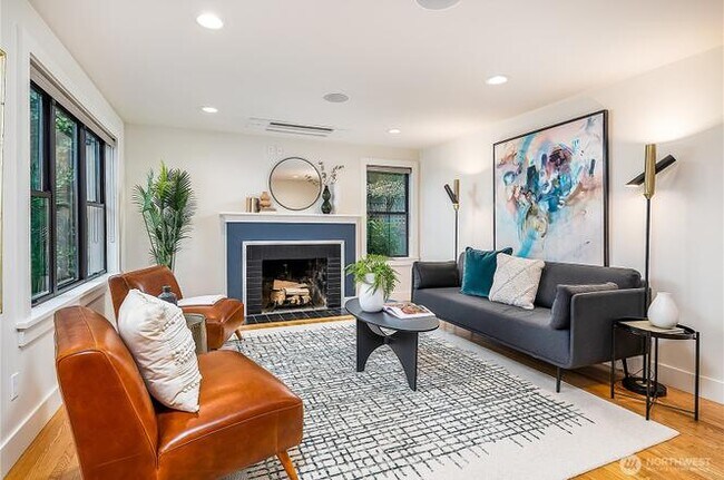 Photo - 2656 13th Ave W
