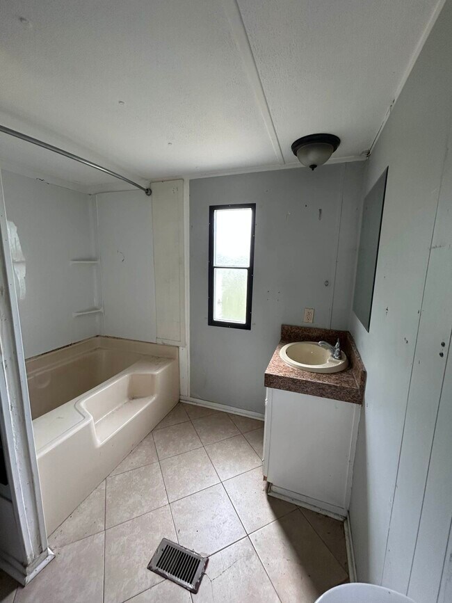 Photo - 139 Hubert Blvd