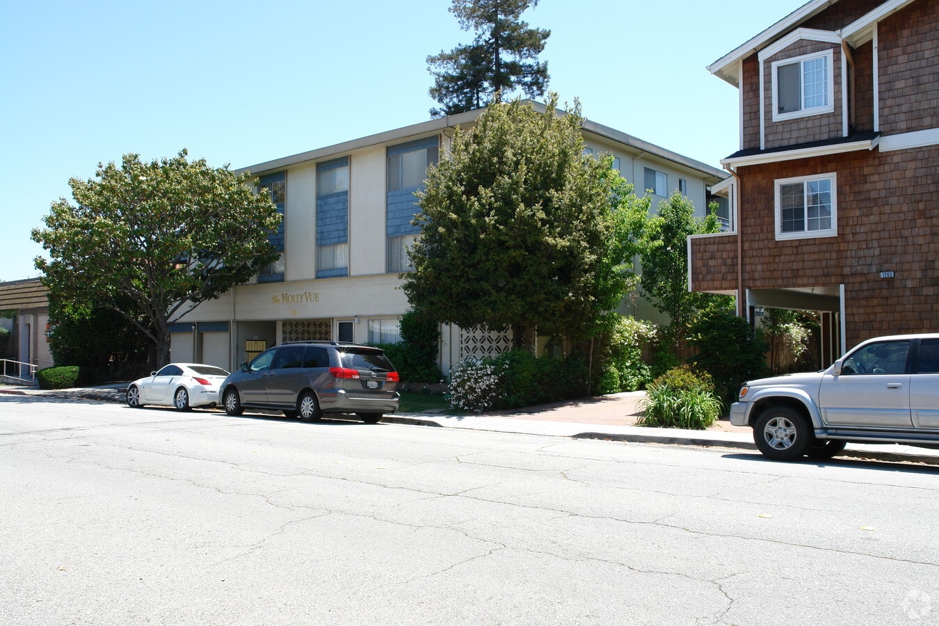 1235 Holly - 1235 Holly