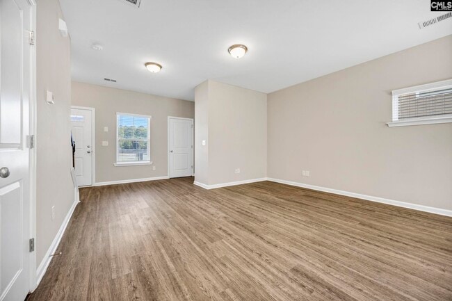 Photo - 135 Hunters Grove Dr