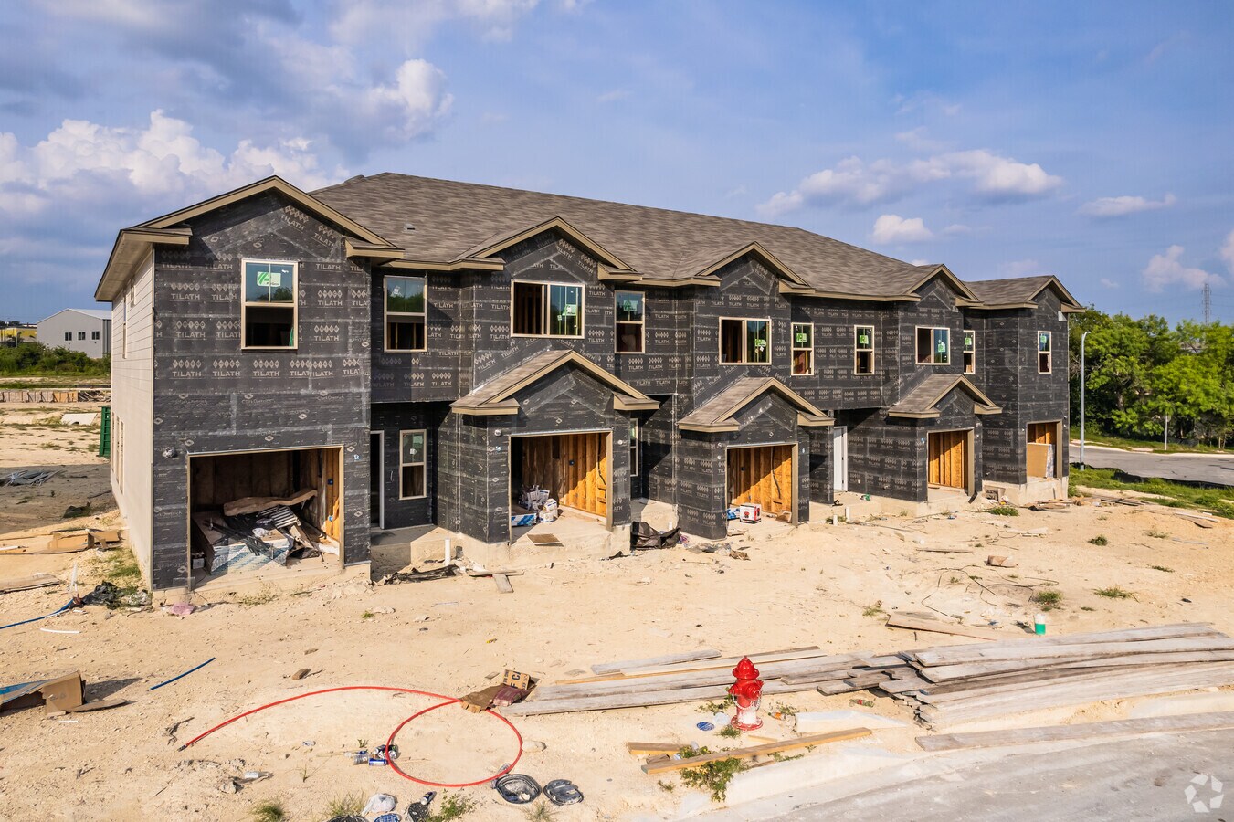 Primary Construction Image - 999 Trumbal Rd