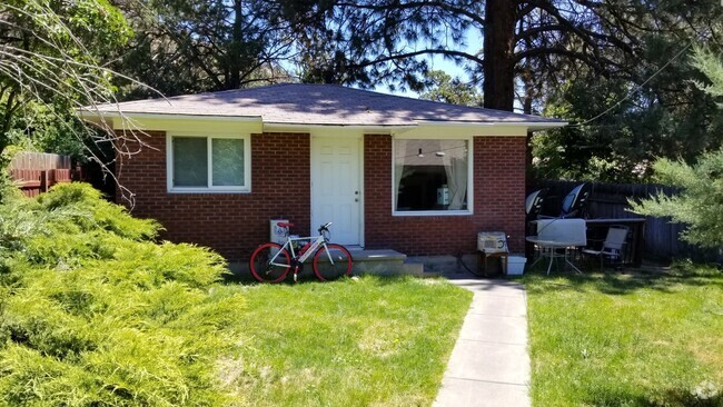 Building Photo - 086-862-862.5 11th Duplex, Bend Unit 086-862.5 11th Rental