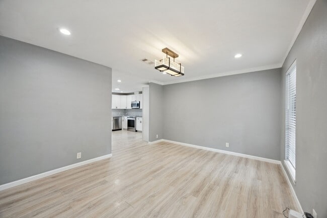 Photo - 553 Cane River Ln
