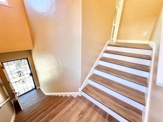 Photo - 235 Pomona Ave Unidad 235 1/2 Pomona