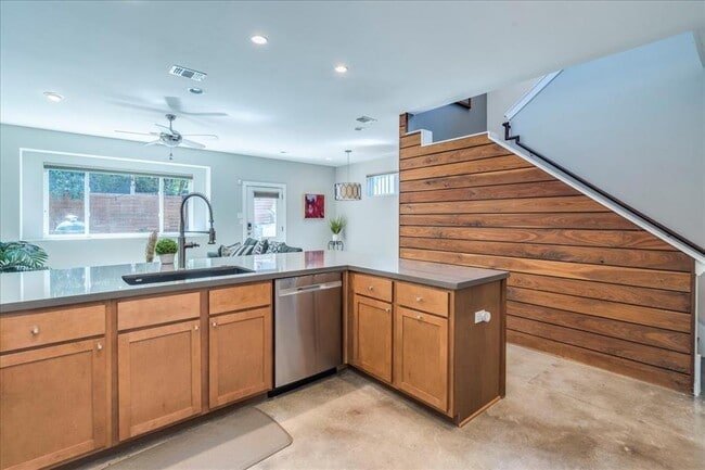 Photo - 3505 Villa Ct