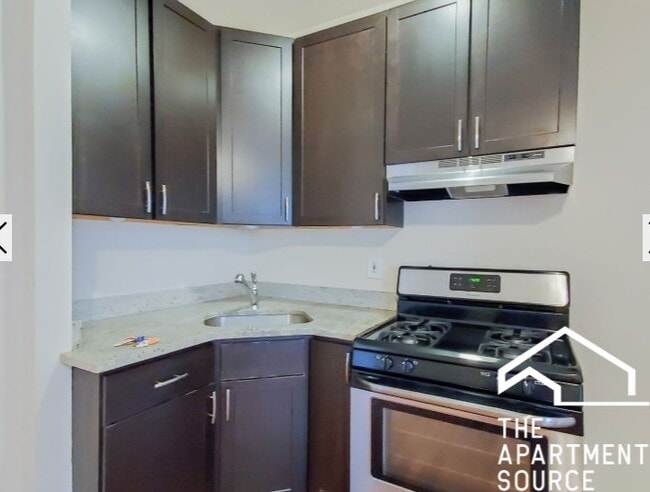 Photo - 3527.5 N Broadway Unit 2E
