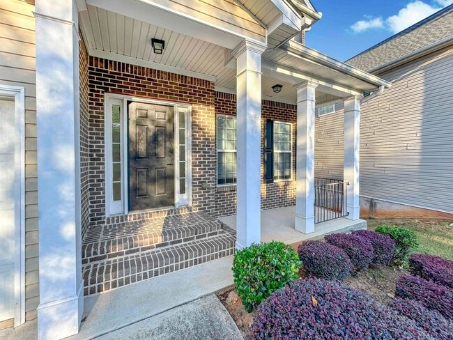 Photo - Fantastic 3 BR/2.5 BA Traditional on Full Unfinished Basement in Austell!