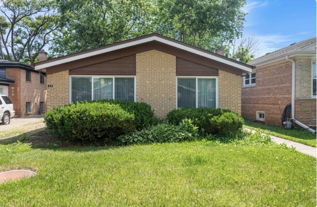 Building Photo - 608 Lavergne Ave Rental
